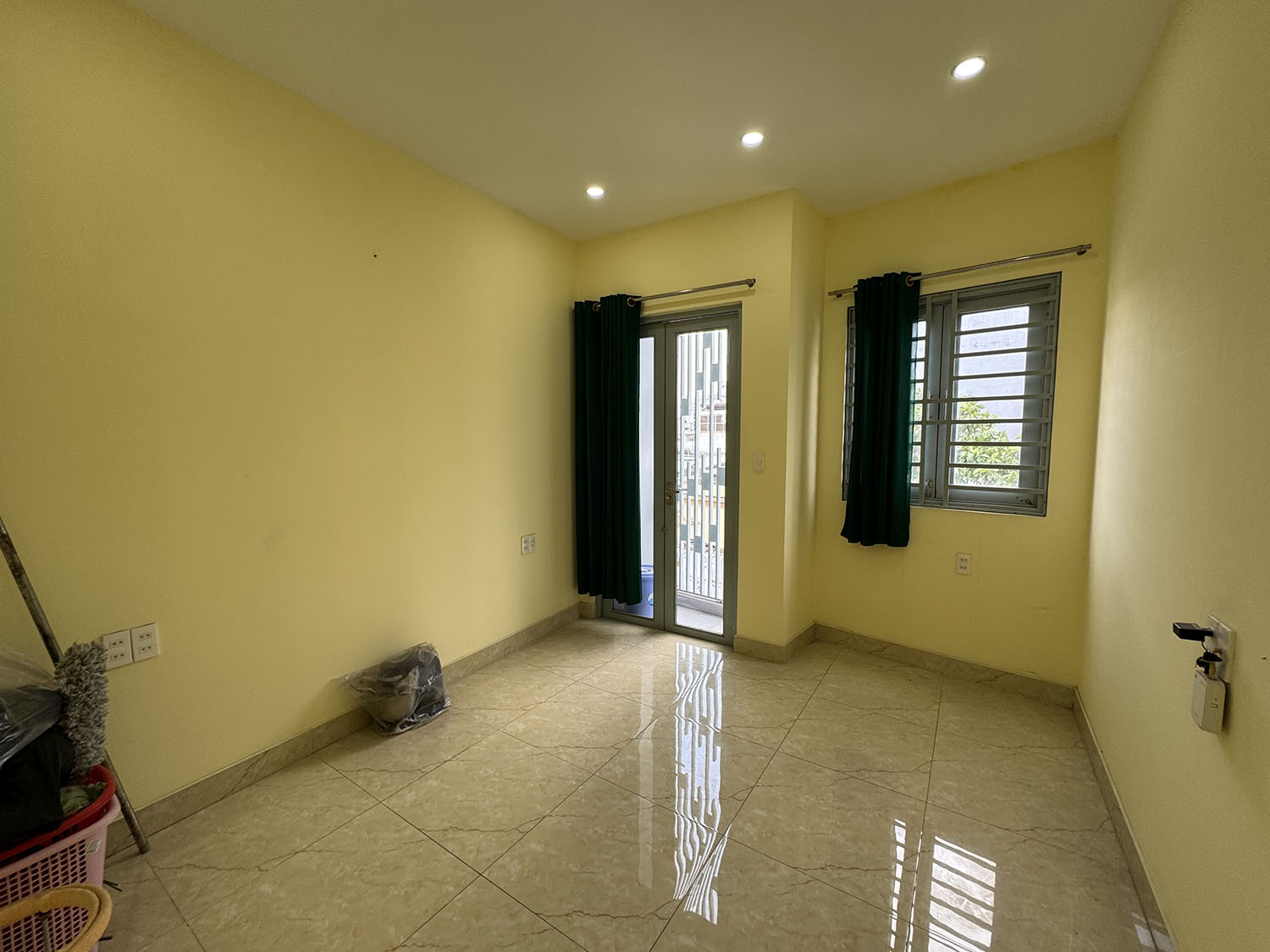 Nhà phố 3 lầu, góc 2 mặt tiền hêm 6m khu cao cấp Hồ Biểu Chánh, hẻm thông ra HVBánh, LVSỹ, Q.PNhuận